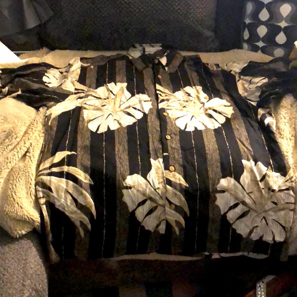 🔹4 for $30 Large Puritan Hawaiian Button Down Shirt